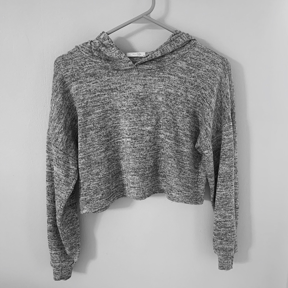Cropped gray sweatshirt